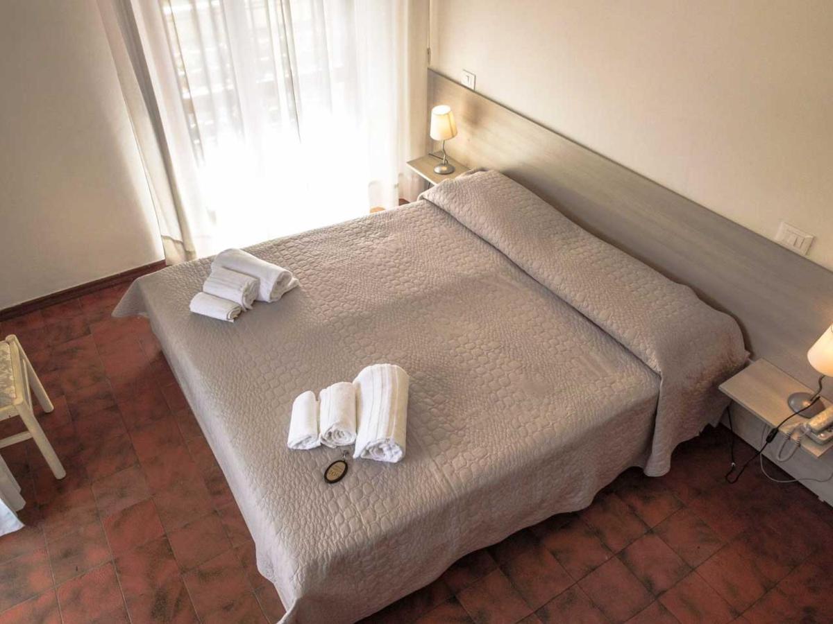 Hotel Giulia Марина-ди-Масса Экстерьер фото