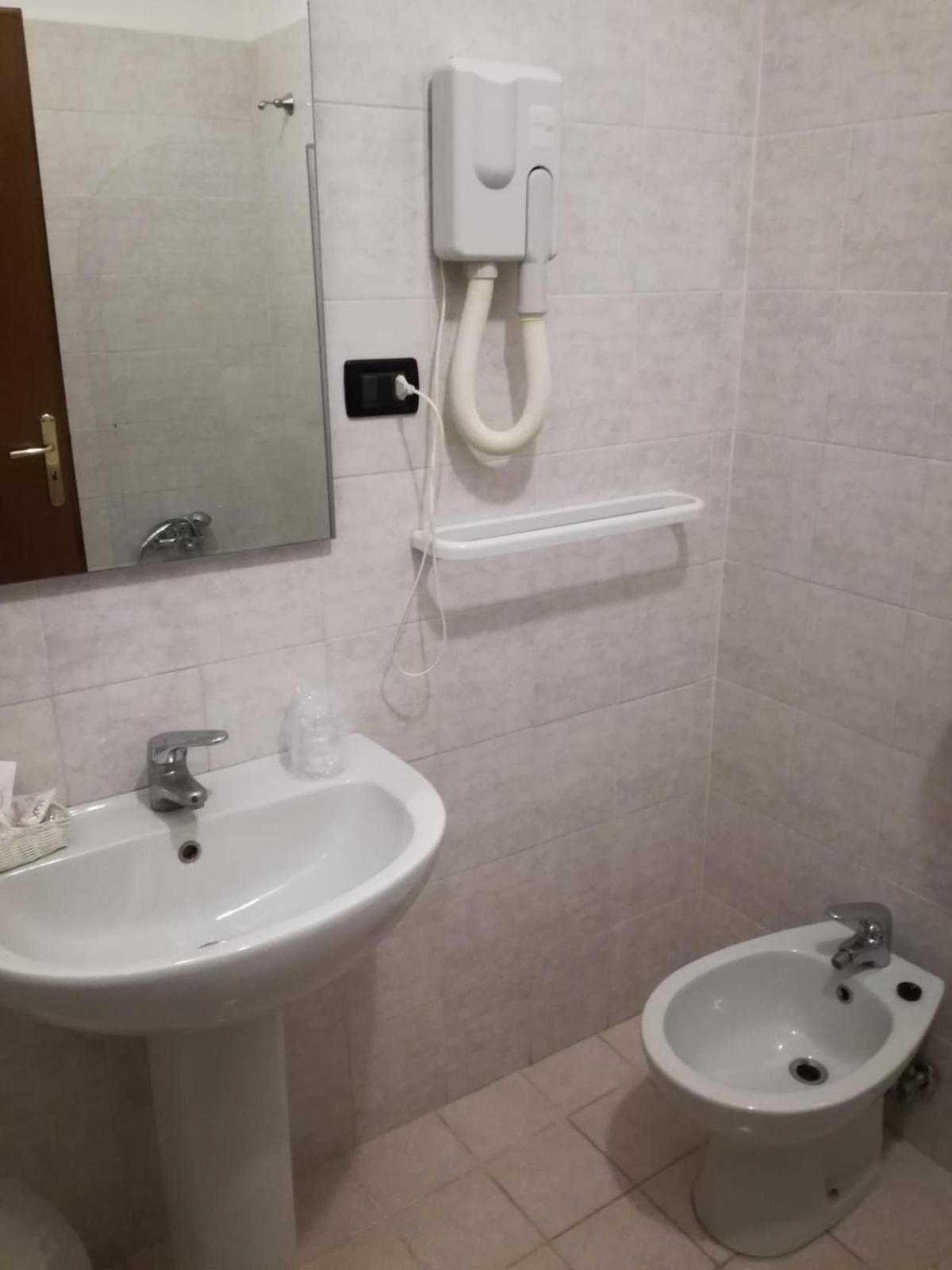 Hotel Giulia Марина-ди-Масса Экстерьер фото