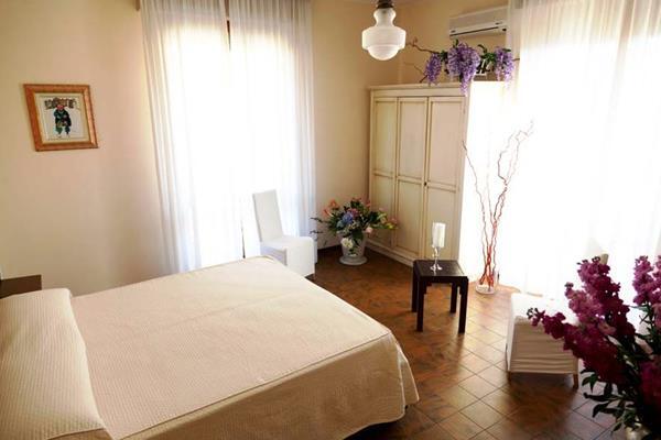 Hotel Giulia Марина-ди-Масса Экстерьер фото